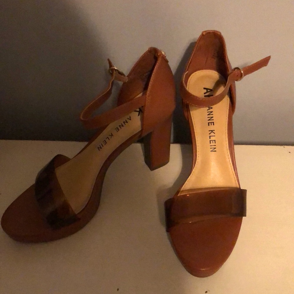 Brand new Annie Klein,Brown 2 1/2 inch heels